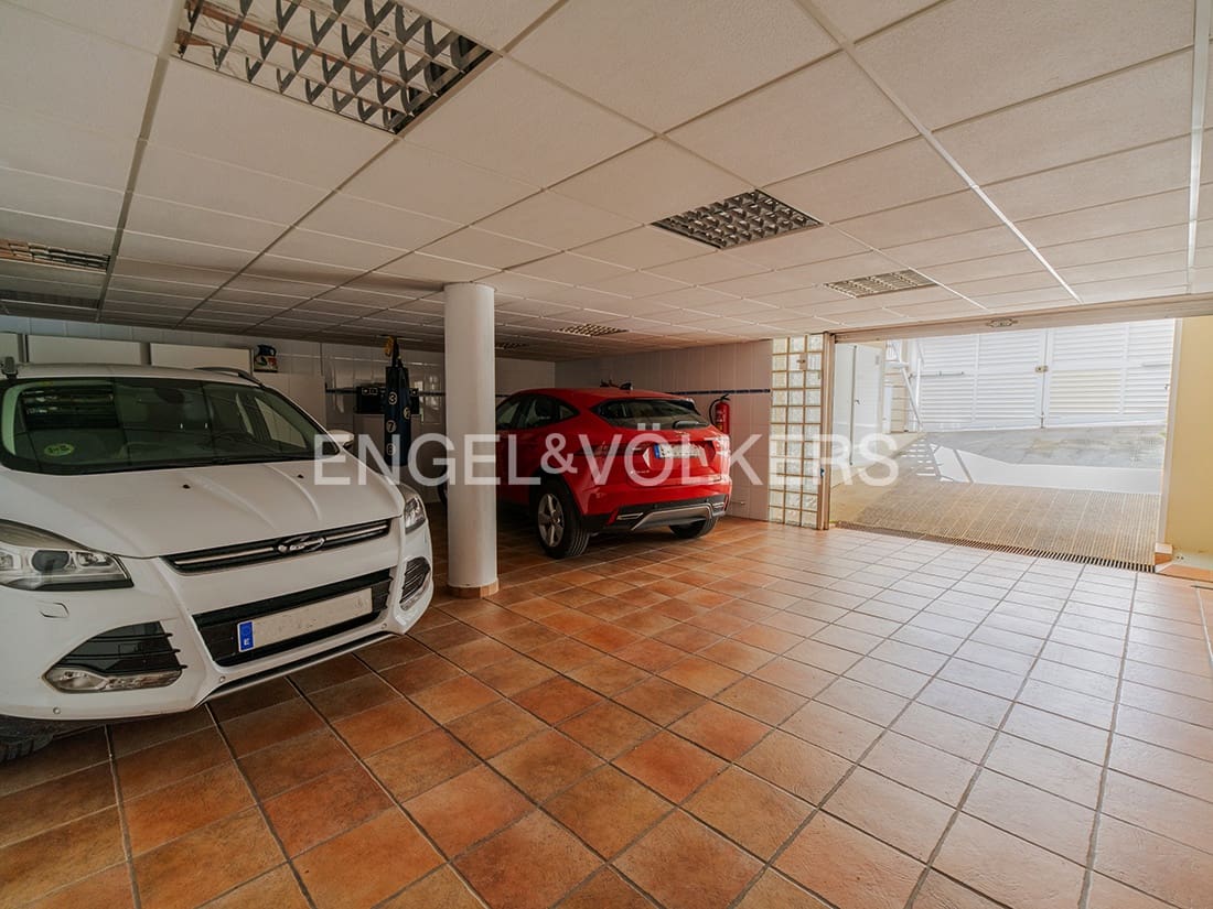 6 bedroom Villa for sale in Cabo de las Huertas with pool garage - € 2,175,000 (Ref: 9841795)