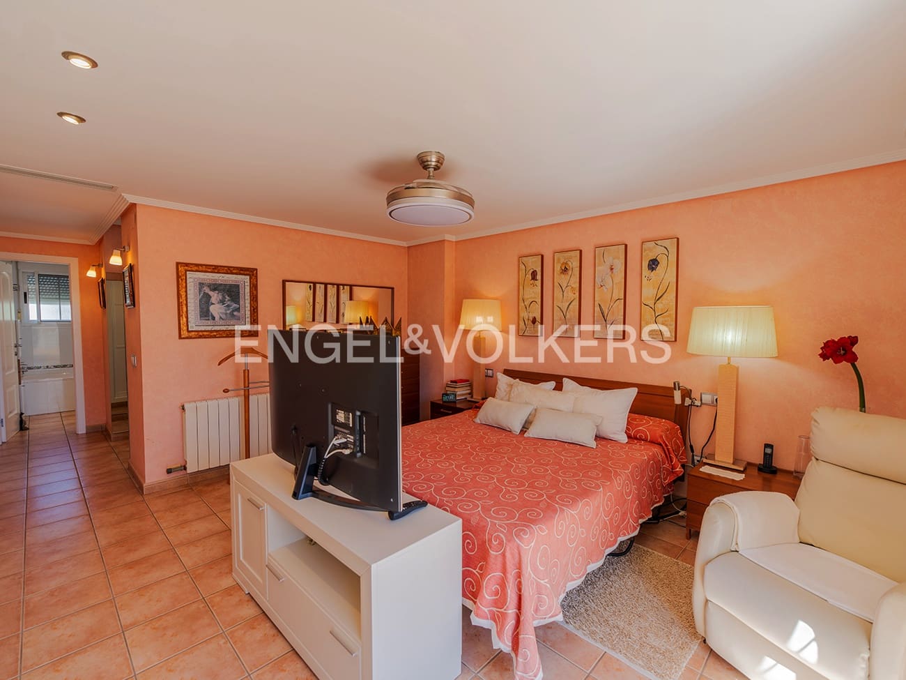 6 bedroom Villa for sale in Cabo de las Huertas with pool garage - € 2,175,000 (Ref: 9841795)