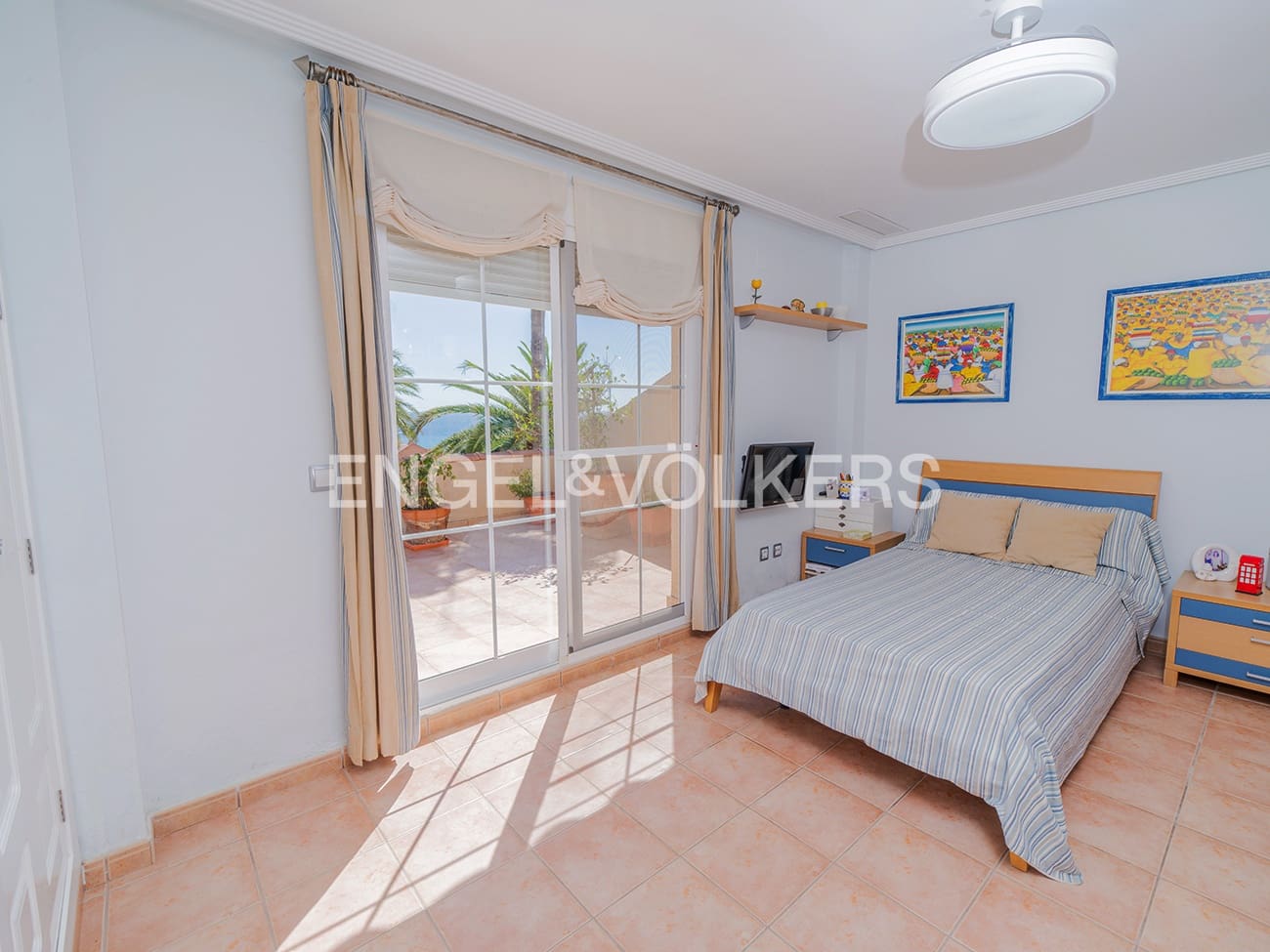 6 bedroom Villa for sale in Cabo de las Huertas with pool garage - € 2,175,000 (Ref: 9841795)