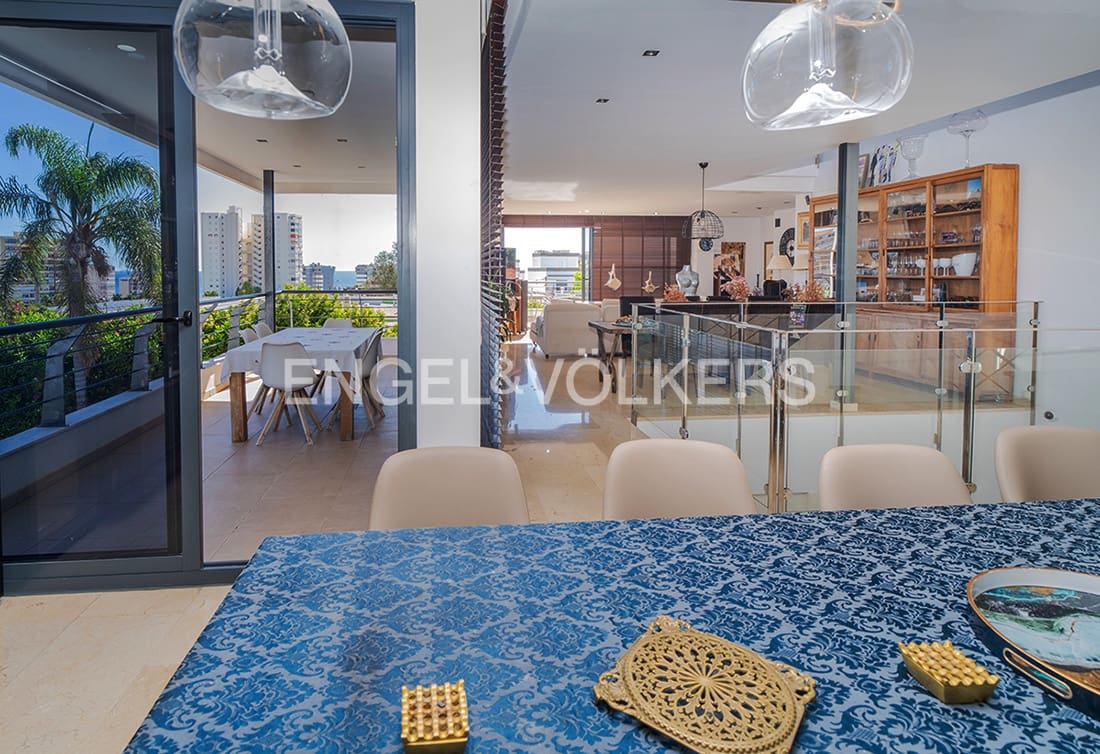 5 bedroom Villa for sale in Cabo de las Huertas with pool garage - € 3,500,000 (Ref: 9850025)