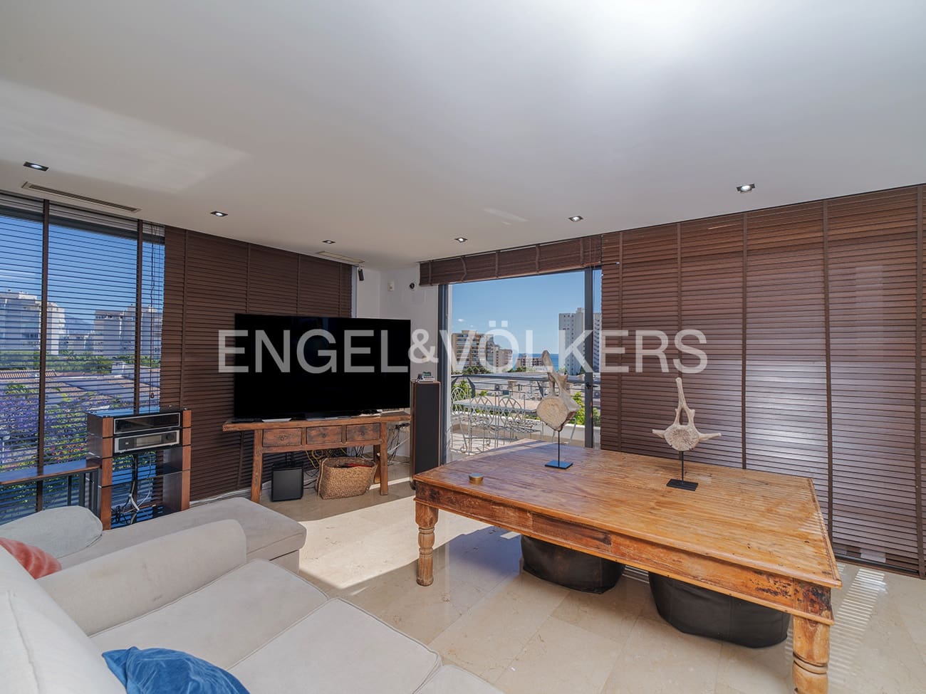 5 bedroom Villa for sale in Cabo de las Huertas with pool garage - € 3,500,000 (Ref: 9850025)