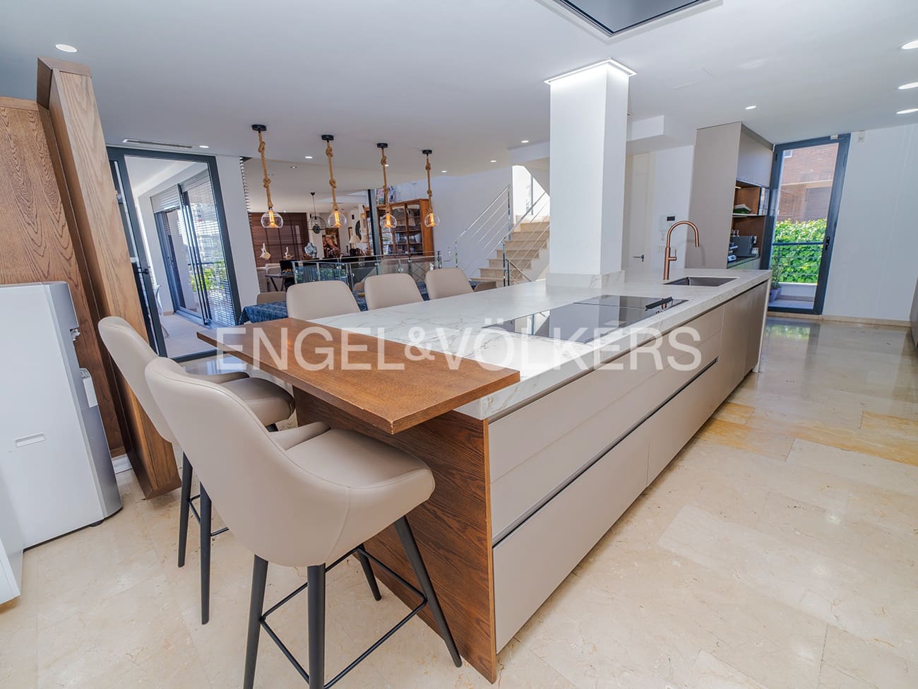 5 bedroom Villa for sale in Cabo de las Huertas with pool garage - € 3,500,000 (Ref: 9850025)