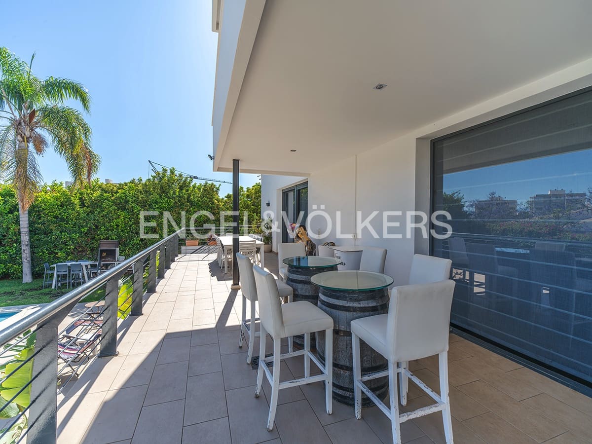 5 bedroom Villa for sale in Cabo de las Huertas with pool garage - € 3,500,000 (Ref: 9850025)