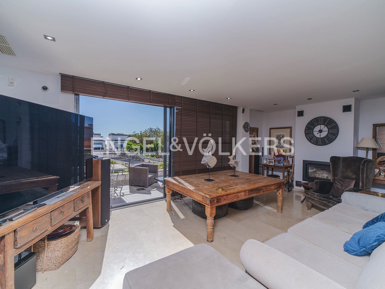 5 bedroom Villa for sale in Cabo de las Huertas with pool garage - € 3,500,000 (Ref: 9850025)