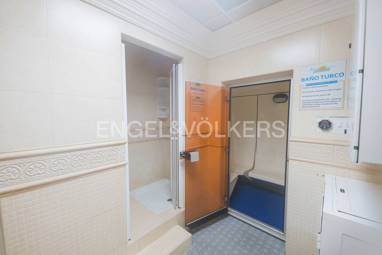 2 soveværelse Lejlighed til salg i Alicante by med swimmingpool garage - € 420.000 (Ref: 9854546)
