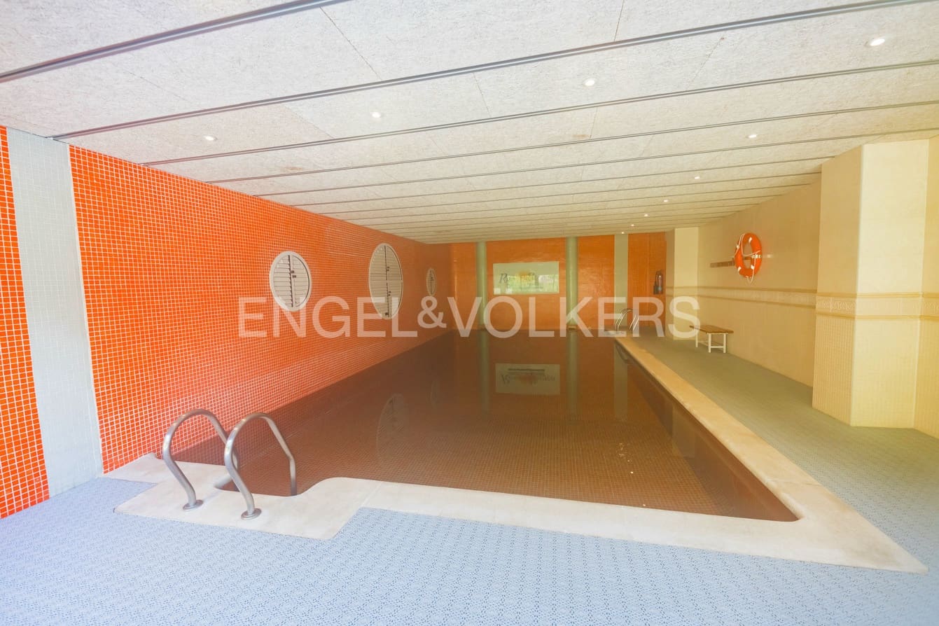 2 soveværelse Lejlighed til salg i Alicante by med swimmingpool garage - € 420.000 (Ref: 9854546)