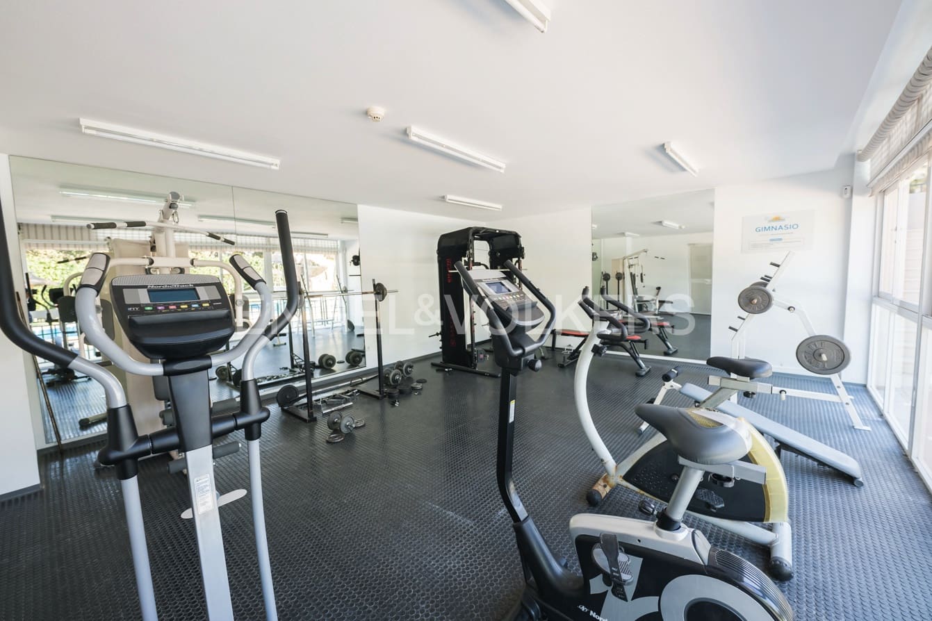 2 soveværelse Lejlighed til salg i Alicante by med swimmingpool garage - € 420.000 (Ref: 9854546)