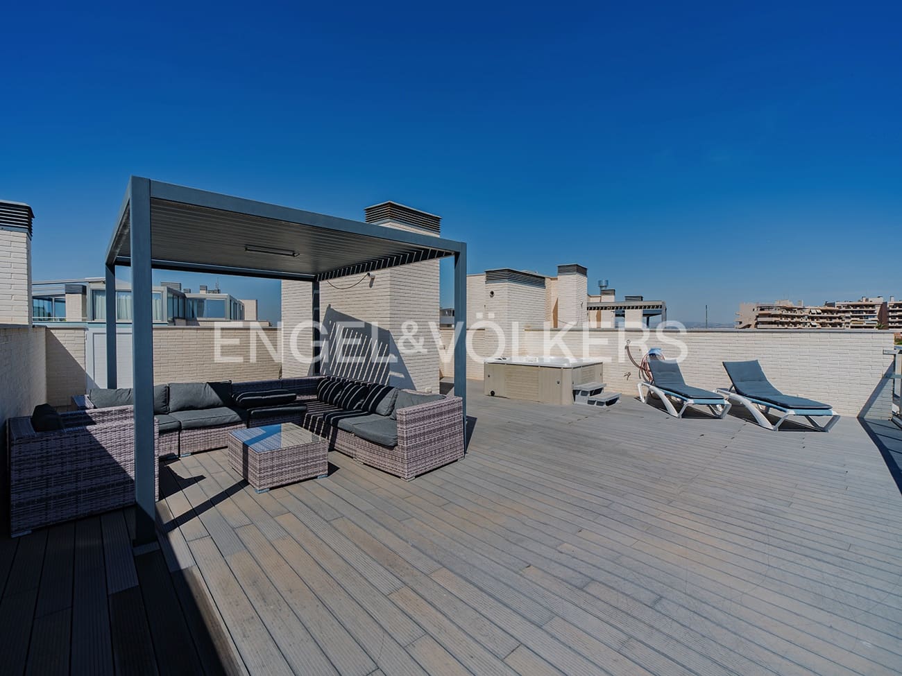 3 camera da letto Attico in vendita in Arenales del Sol con piscina garage - 664.000 € (Rif: 9858315)