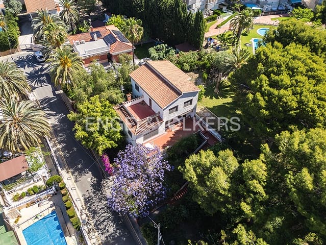 4 slaapkamer Huis te koop in Playa de Muchavista, El Campello met garage - € 1.050.000 (Ref: 9858853)