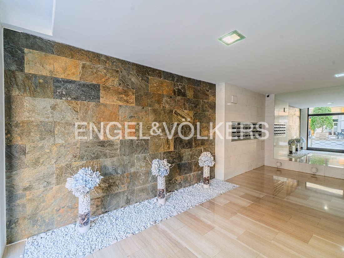 Appartement à vendre à Alicante ville avec garage - 485 000 € (Ref: 9875280)