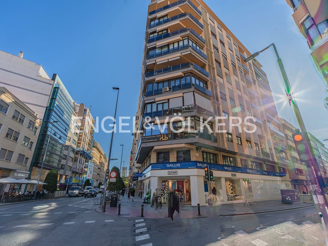 Appartement à vendre à Alicante ville avec garage - 485 000 € (Ref: 9875280)