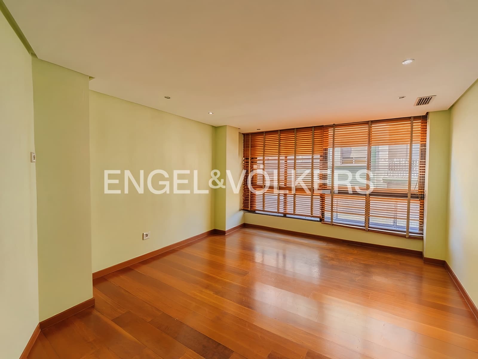 Appartement à vendre à Alicante ville avec garage - 485 000 € (Ref: 9875280)