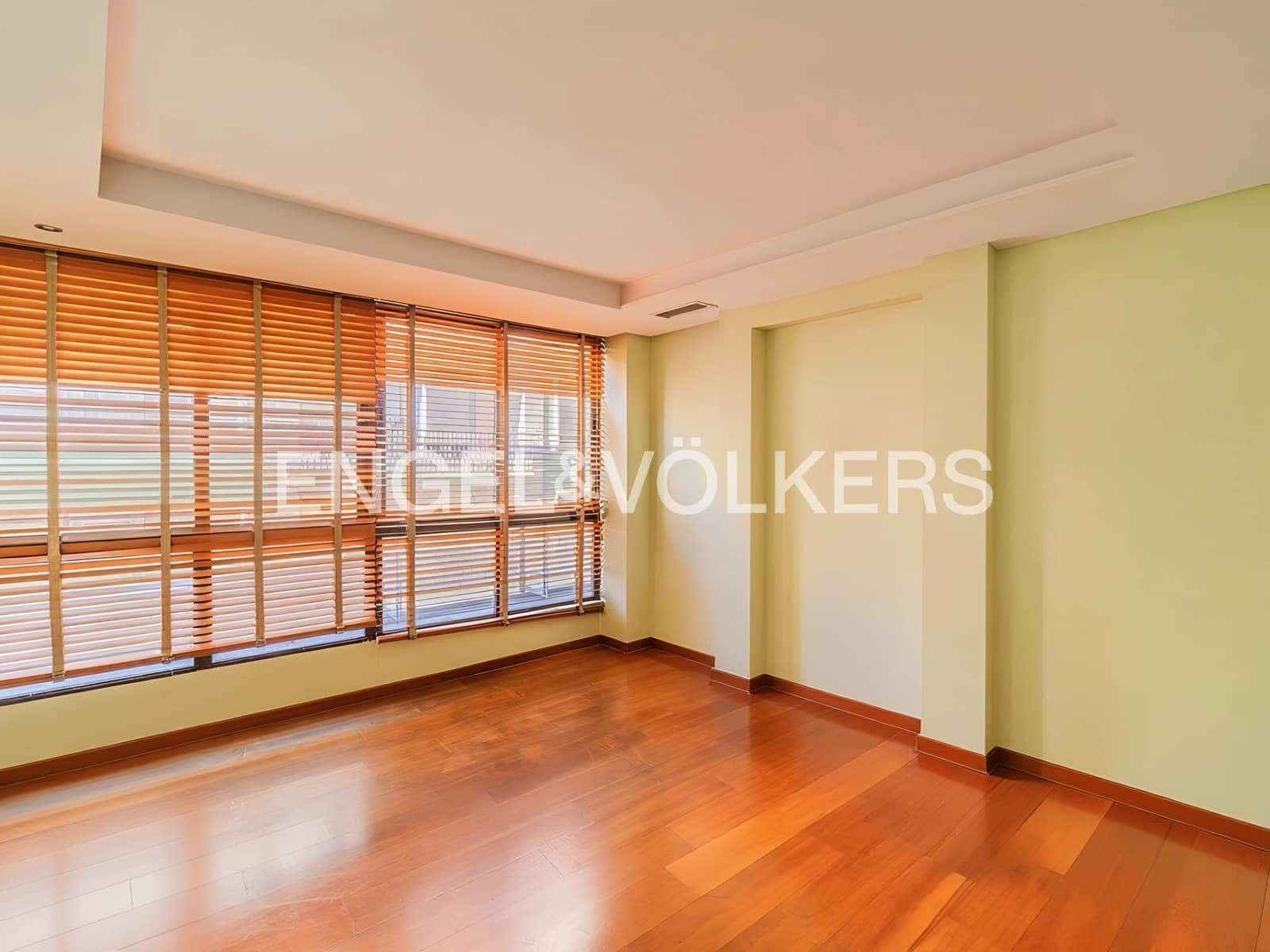 Appartement à vendre à Alicante ville avec garage - 485 000 € (Ref: 9875280)