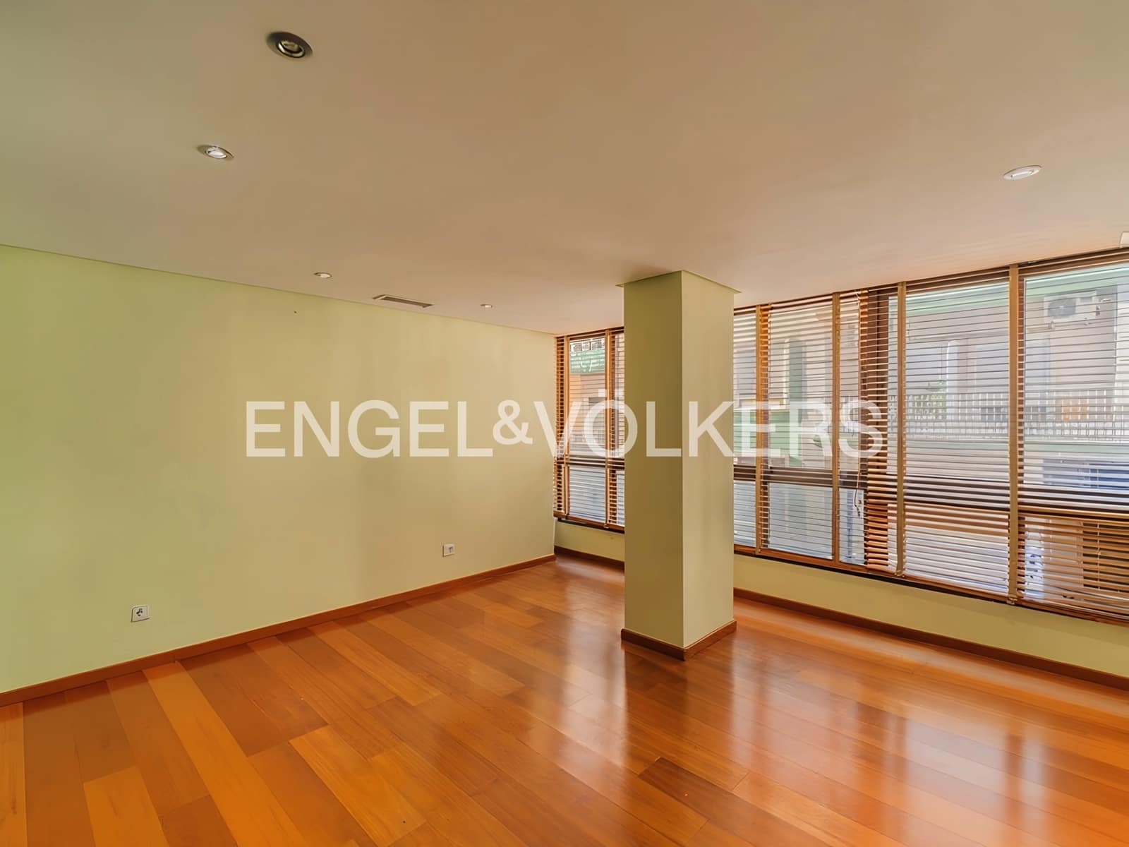 Appartement à vendre à Alicante ville avec garage - 485 000 € (Ref: 9875280)