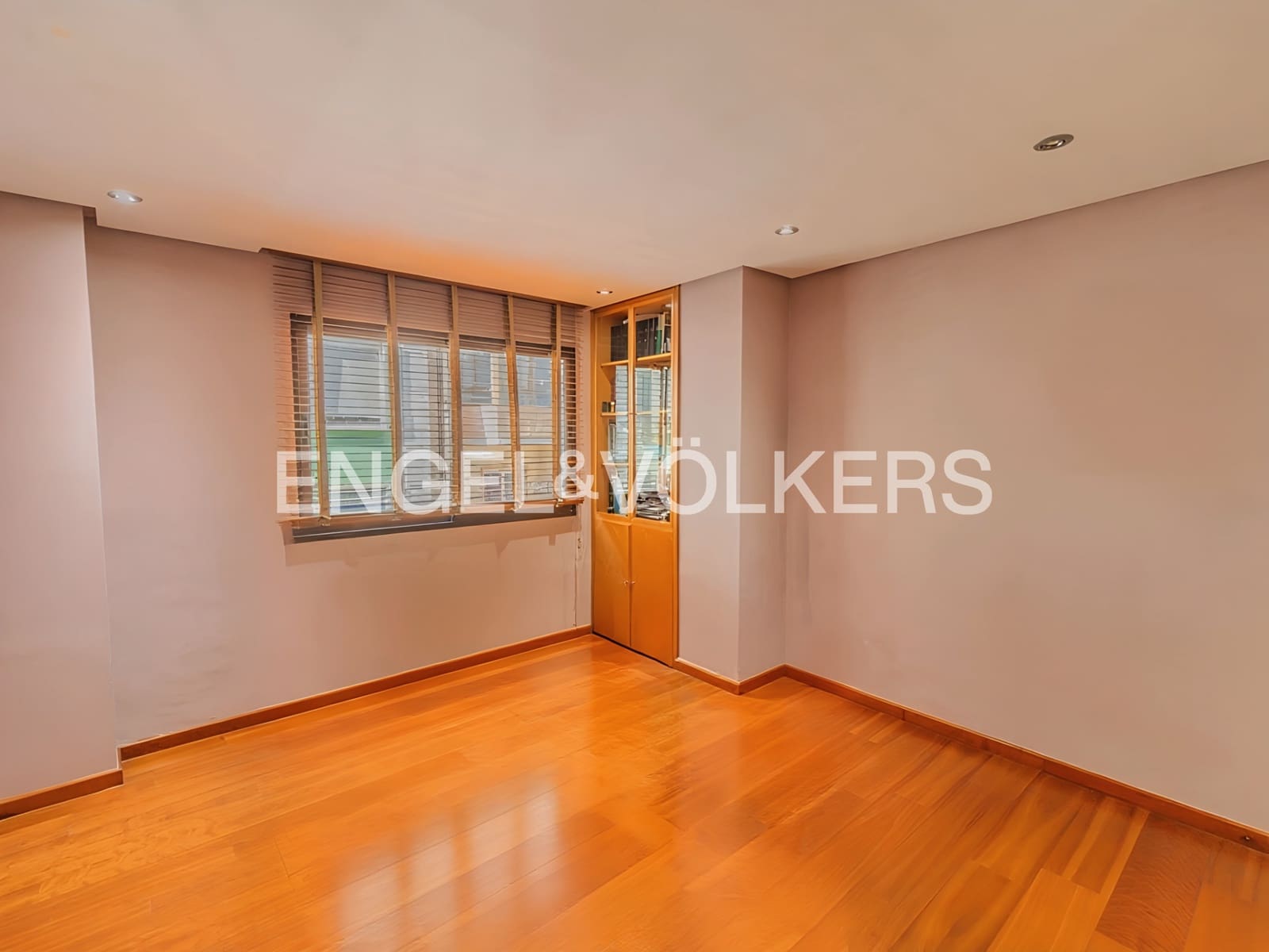 Appartement à vendre à Alicante ville avec garage - 485 000 € (Ref: 9875280)