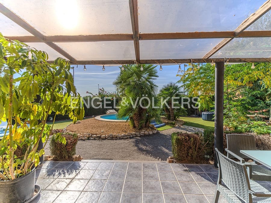 5 chambre Villa/Maison à vendre à Muchamiel / Mutxamel avec piscine - 699 000 € (Ref: 9877021)