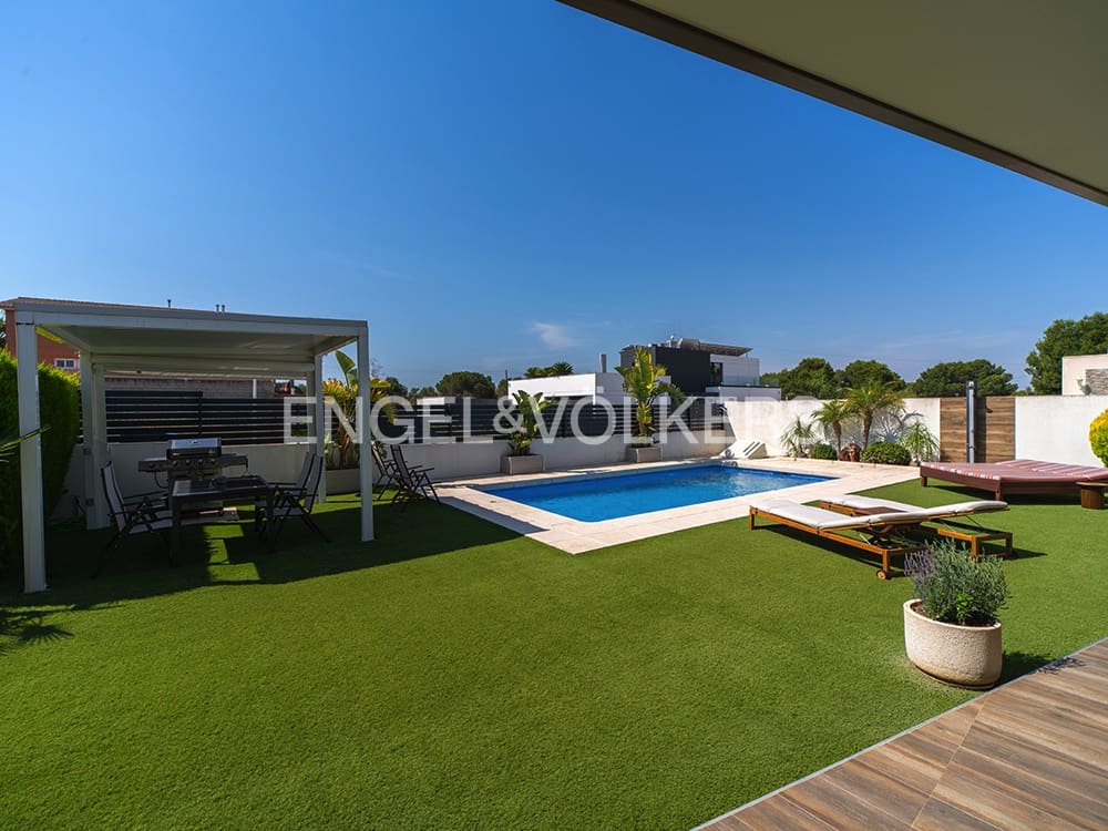 4 chambre Villa/Maison à vendre à Santa Pola avec piscine garage - 1 149 000 € (Ref: 9879621)