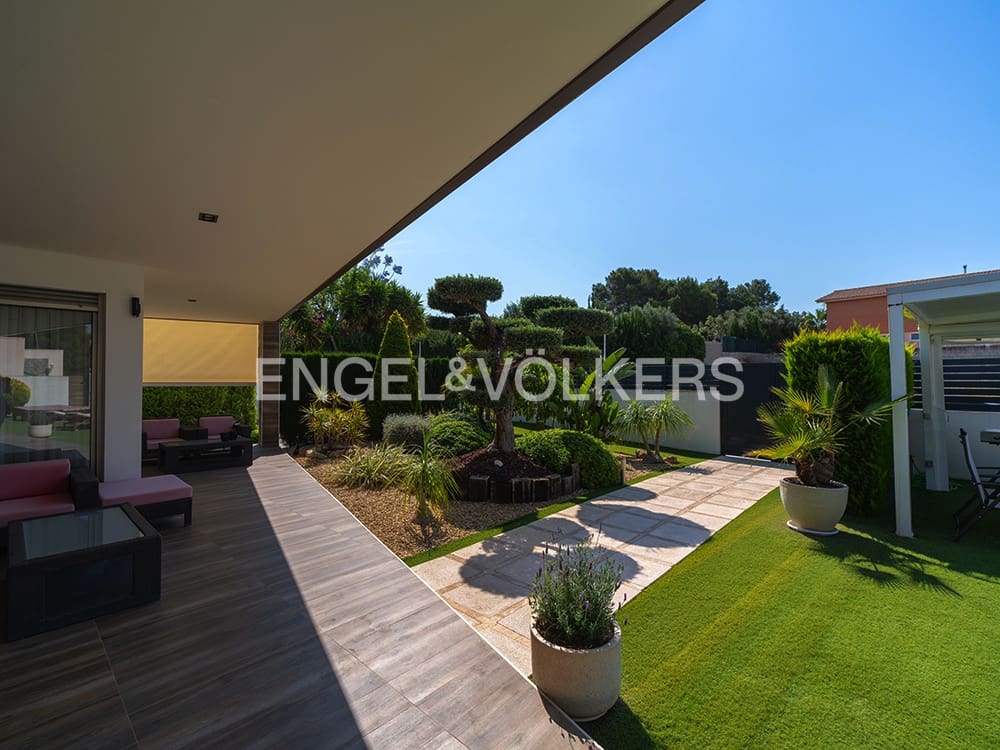 4 chambre Villa/Maison à vendre à Santa Pola avec piscine garage - 1 149 000 € (Ref: 9879621)