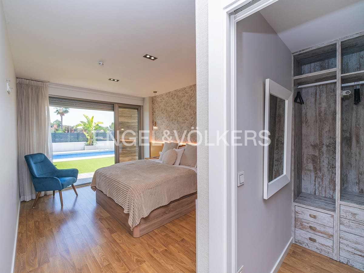 4 chambre Villa/Maison à vendre à Santa Pola avec piscine garage - 1 149 000 € (Ref: 9879621)