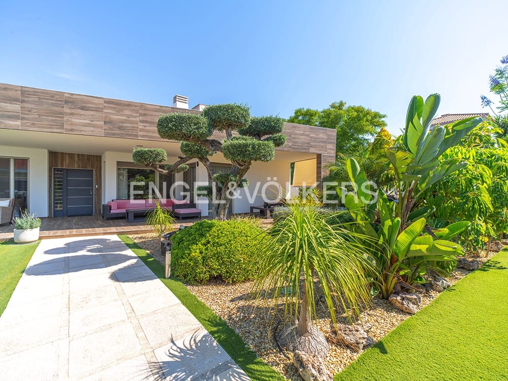 4 chambre Villa/Maison à vendre à Santa Pola avec piscine garage - 1 149 000 € (Ref: 9879621)