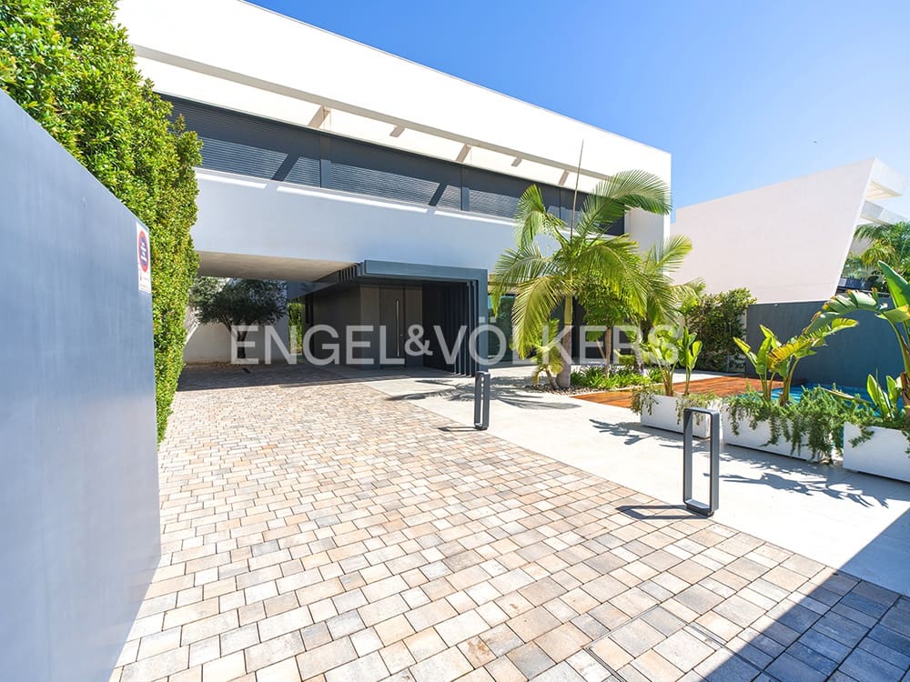 4 makuuhuone Huvila myytävänä paikassa Elche / Elx mukana uima-altaan 
autotalli - 950 000 € (Ref: 9879628)