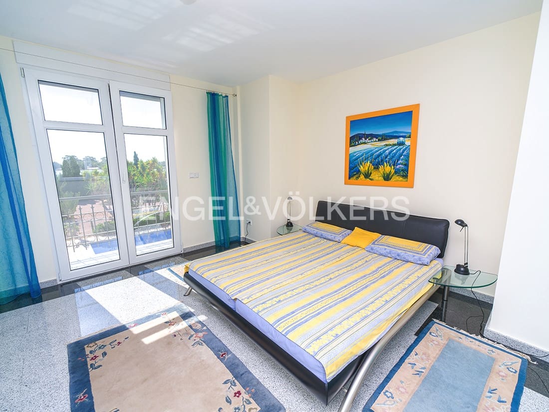 7 soverom Villa til salgs i La Marina med svømmebasseng garasje - € 1 495 000 (Ref: 9879635)