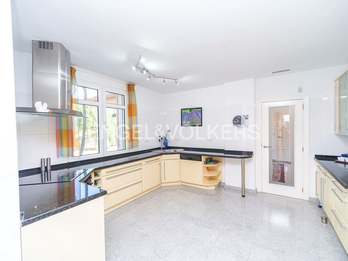 7 soverom Villa til salgs i La Marina med svømmebasseng garasje - € 1 495 000 (Ref: 9879635)