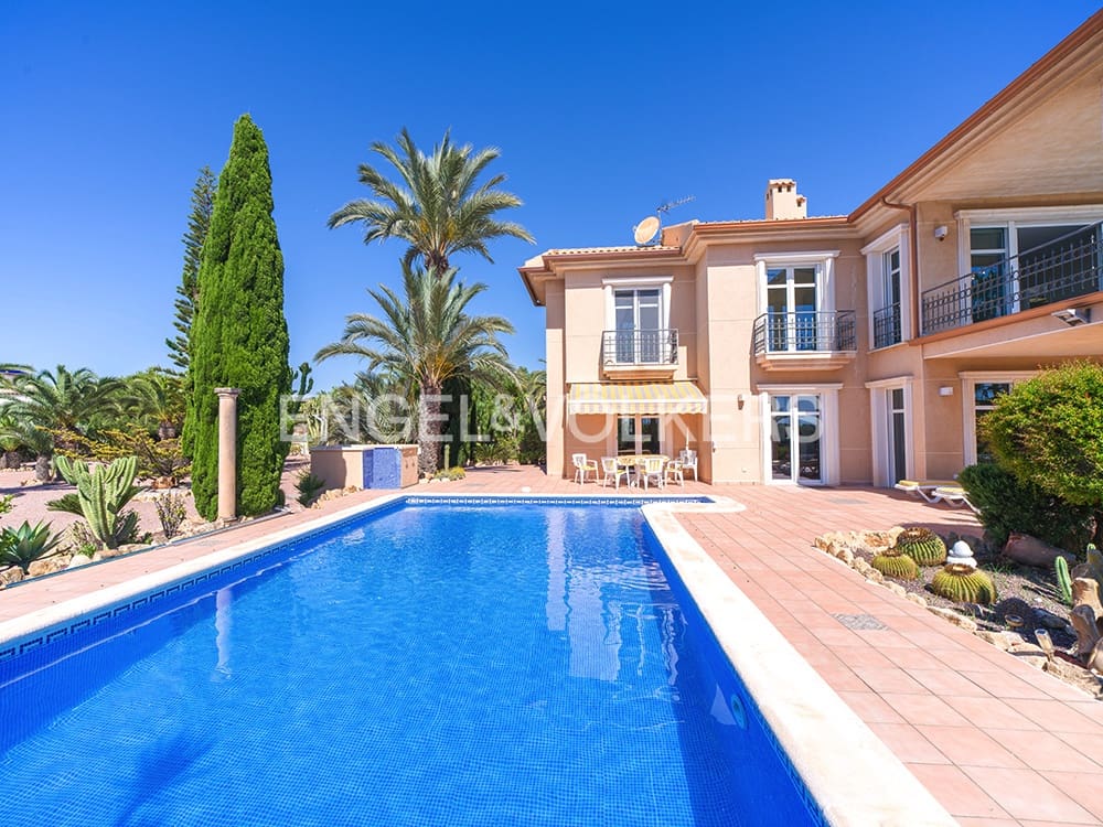 7 soverom Villa til salgs i La Marina med svømmebasseng garasje - € 1 495 000 (Ref: 9879635)