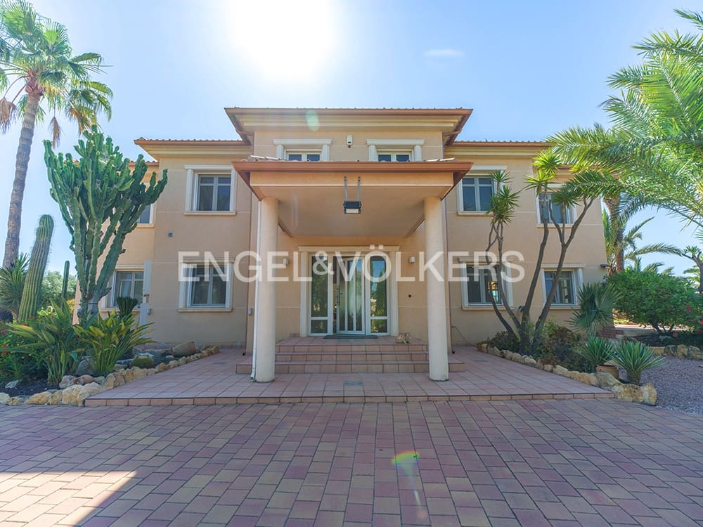 7 soverom Villa til salgs i La Marina med svømmebasseng garasje - € 1 495 000 (Ref: 9879635)