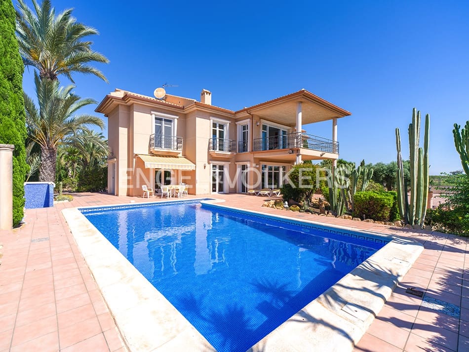 7 soverom Villa til salgs i La Marina med svømmebasseng garasje - € 1 495 000 (Ref: 9879635)