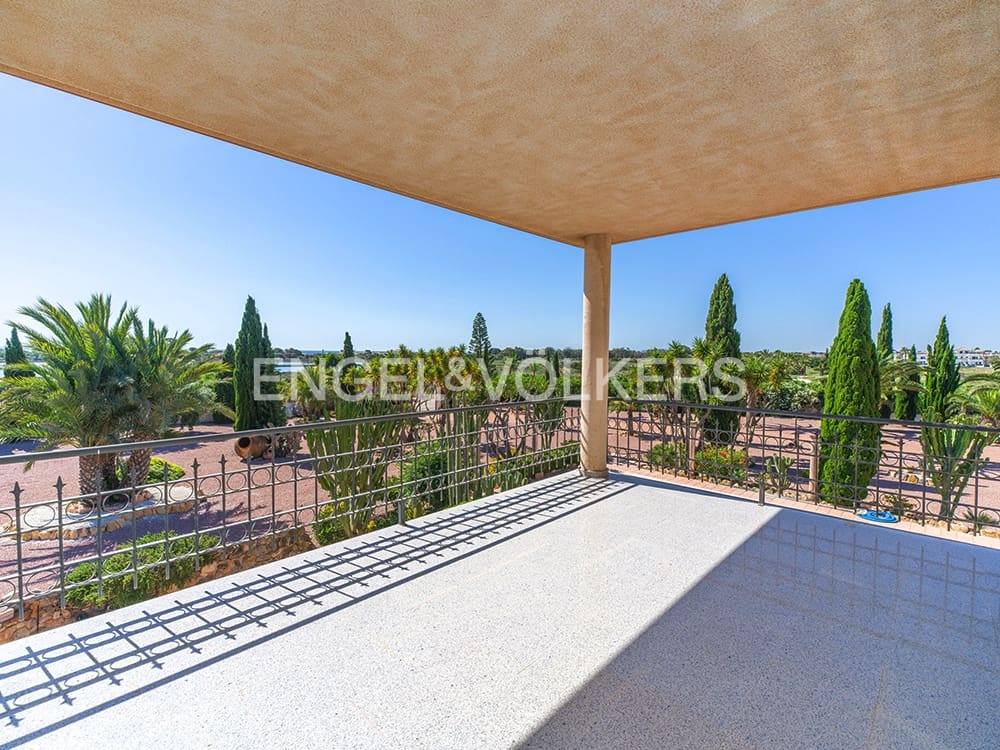 7 soverom Villa til salgs i La Marina med svømmebasseng garasje - € 1 495 000 (Ref: 9879635)