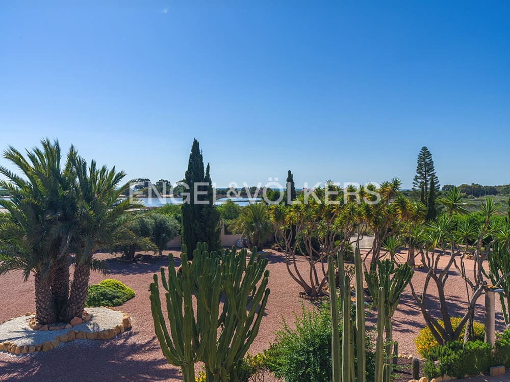 7 soverom Villa til salgs i La Marina med svømmebasseng garasje - € 1 495 000 (Ref: 9879635)