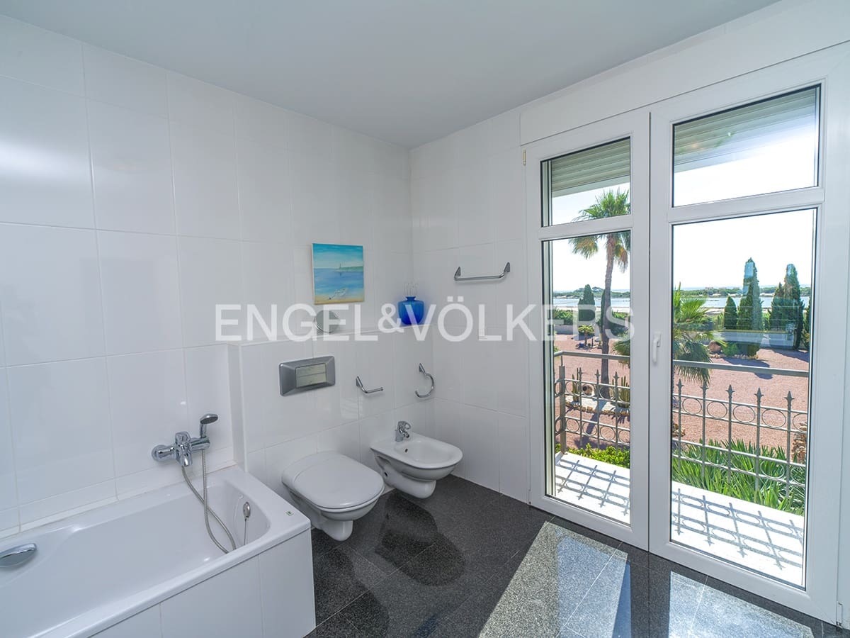 7 soverom Villa til salgs i La Marina med svømmebasseng garasje - € 1 495 000 (Ref: 9879635)