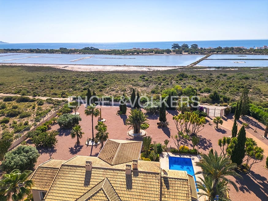7 soverom Villa til salgs i La Marina med svømmebasseng garasje - € 1 495 000 (Ref: 9879635)