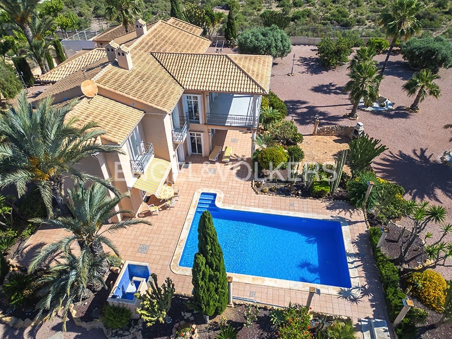 7 soverom Villa til salgs i La Marina med svømmebasseng garasje - € 1 495 000 (Ref: 9879635)