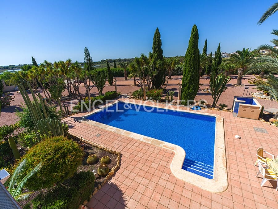 7 soverom Villa til salgs i La Marina med svømmebasseng garasje - € 1 495 000 (Ref: 9879635)