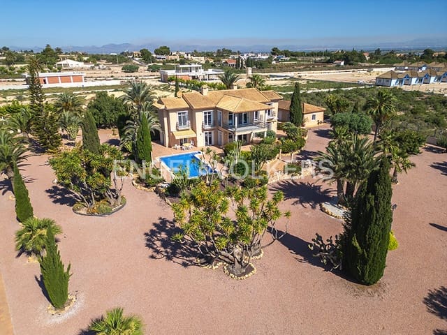 7 soverom Villa til salgs i La Marina, Elche / Elx med svømmebasseng garasje - € 1 495 000 (Ref: 9879635)