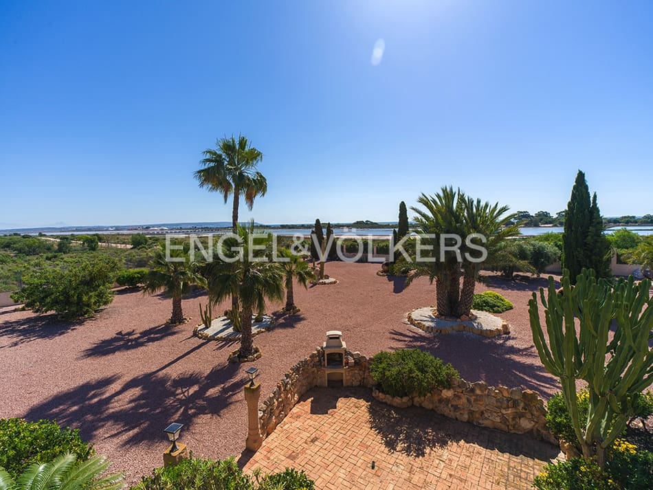 7 soverom Villa til salgs i La Marina med svømmebasseng garasje - € 1 495 000 (Ref: 9879635)