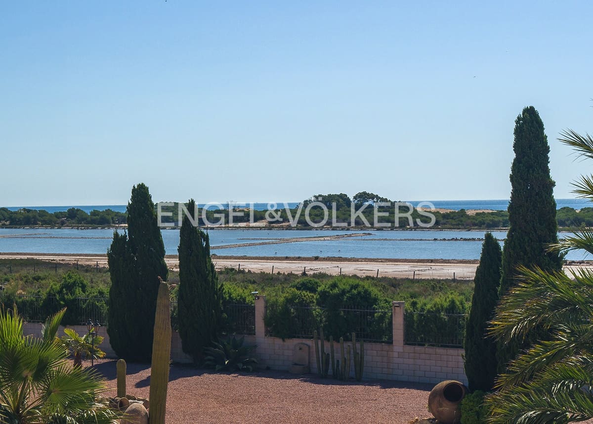 7 soverom Villa til salgs i La Marina med svømmebasseng garasje - € 1 495 000 (Ref: 9879635)