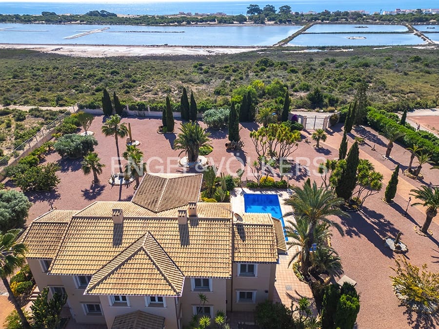 7 soverom Villa til salgs i La Marina med svømmebasseng garasje - € 1 495 000 (Ref: 9879635)