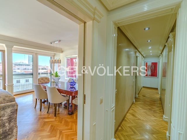 4 makuuhuone Huoneisto myytävänä paikassa Barrio del Centro, Alicante kaupunki - 795 000 € (Ref: 9889495)