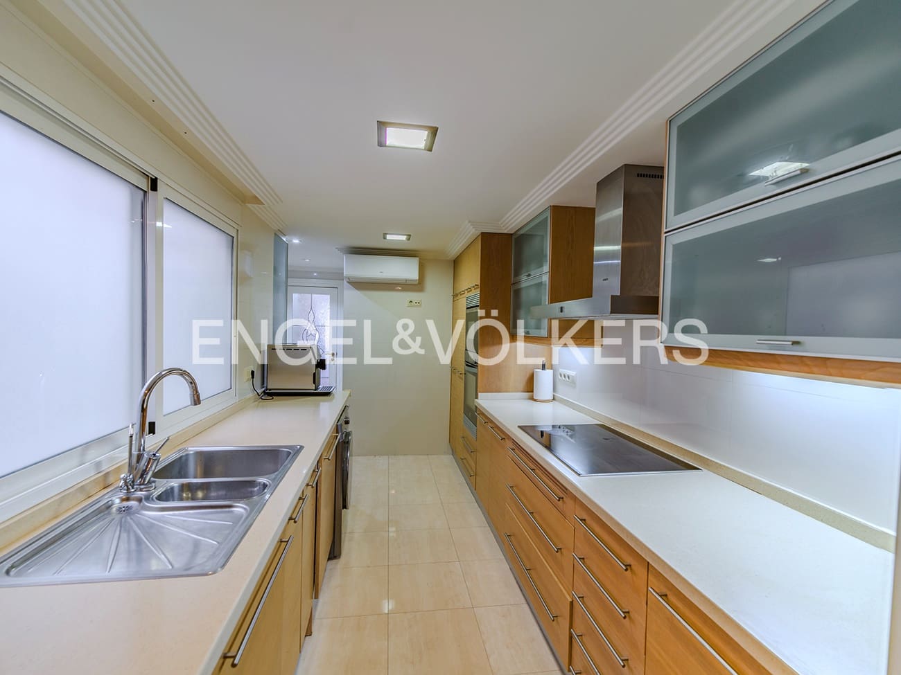 4 makuuhuone Huoneisto myytävänä paikassa Alicante kaupunki - 795 000 € (Ref: 9889495)
