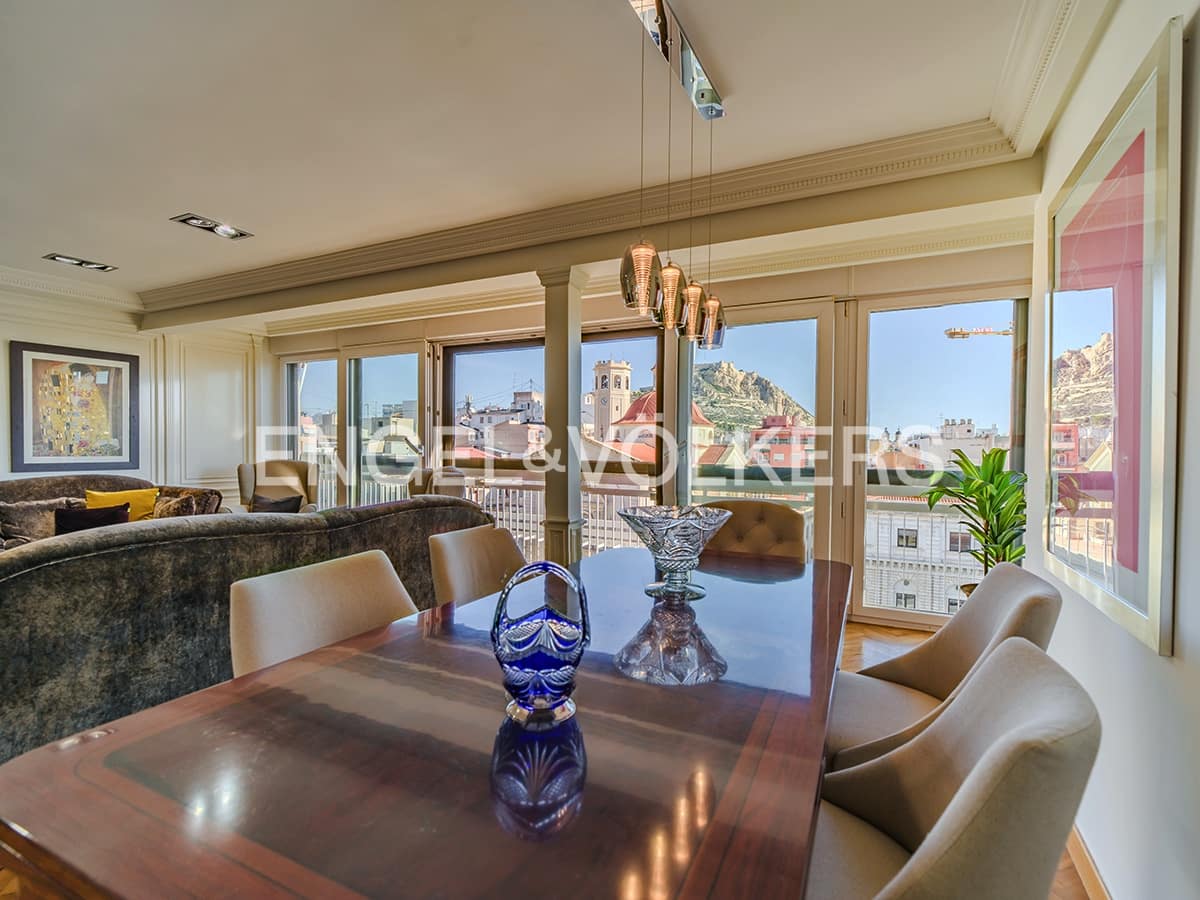 4 makuuhuone Huoneisto myytävänä paikassa Alicante kaupunki - 795 000 € (Ref: 9889495)