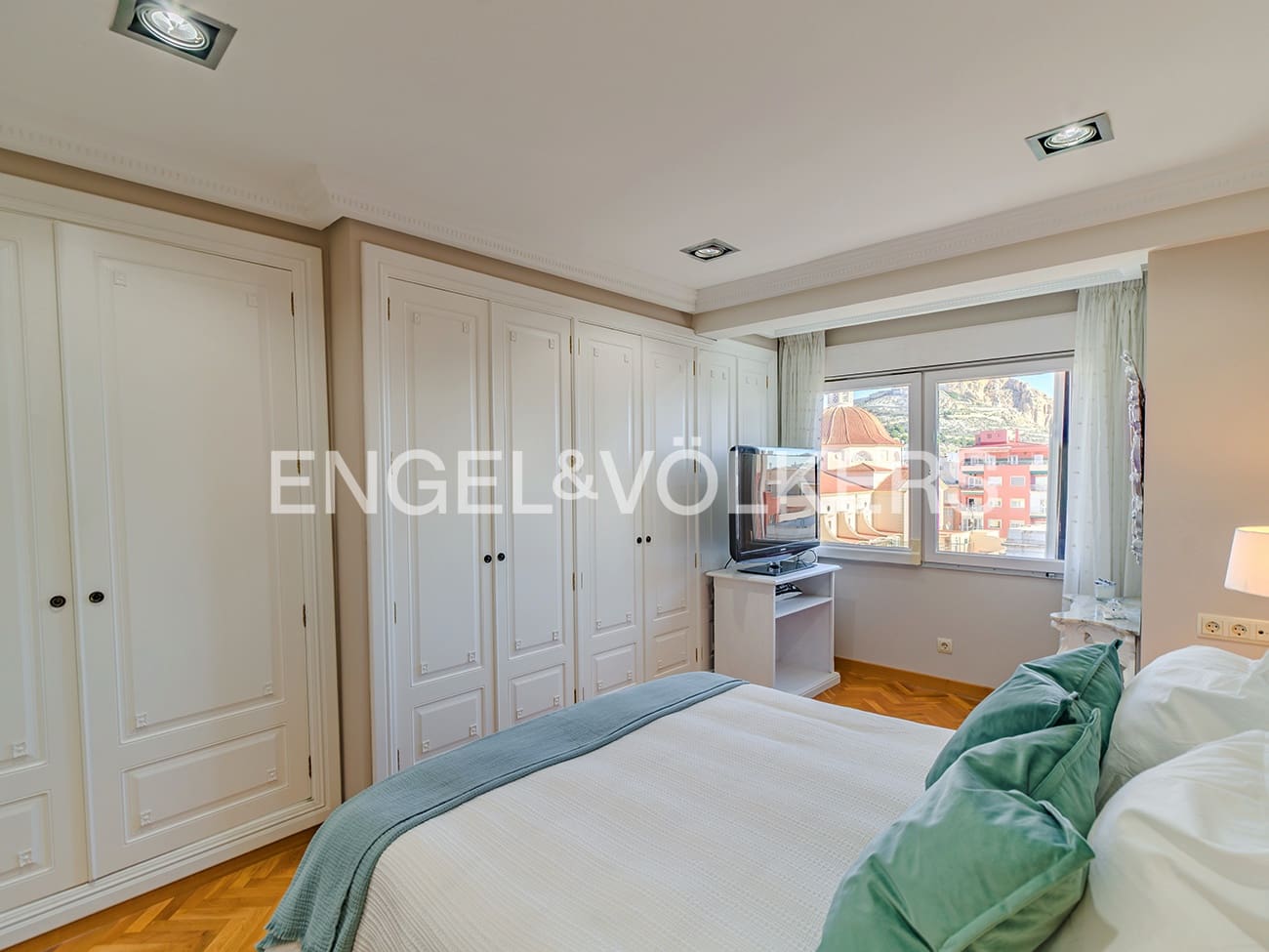 4 makuuhuone Huoneisto myytävänä paikassa Alicante kaupunki - 795 000 € (Ref: 9889495)