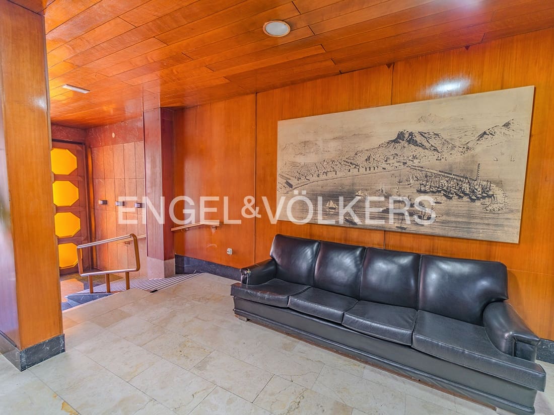 4 makuuhuone Huoneisto myytävänä paikassa Alicante kaupunki - 795 000 € (Ref: 9889495)