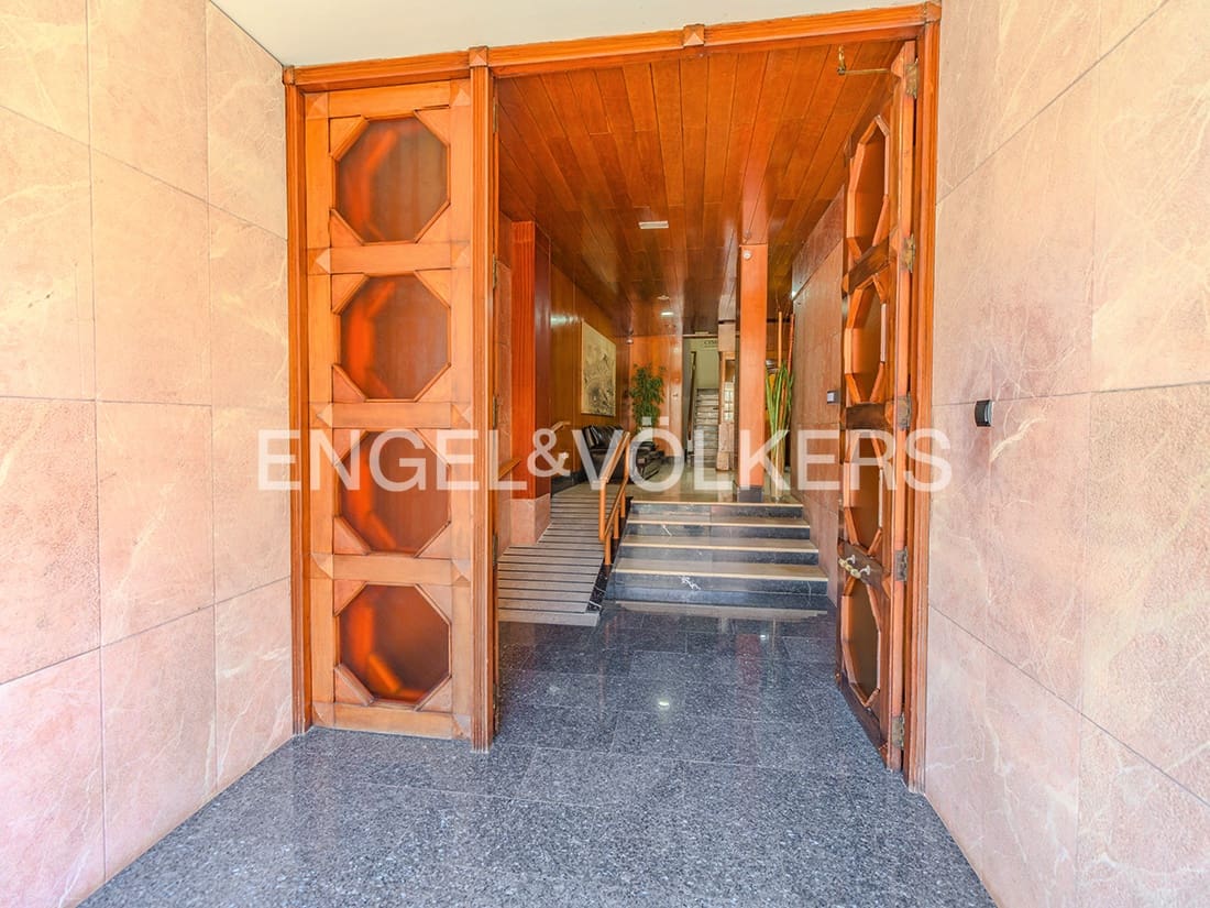 4 makuuhuone Huoneisto myytävänä paikassa Alicante kaupunki - 795 000 € (Ref: 9889495)