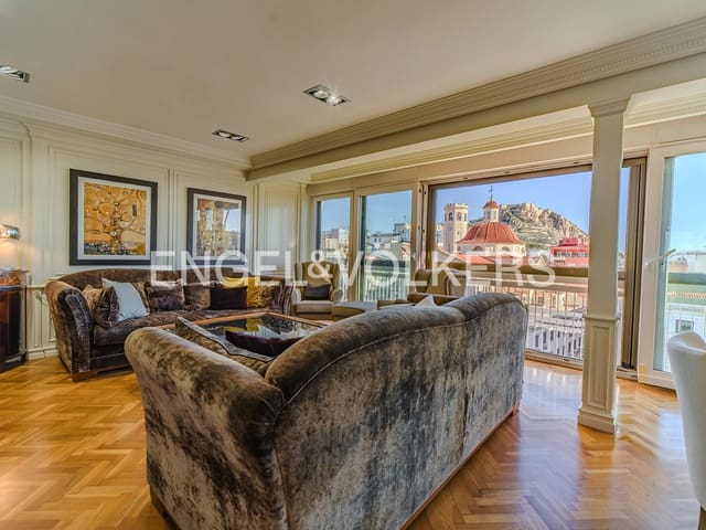 4 makuuhuone Huoneisto myytävänä paikassa Barrio del Centro, Alicante kaupunki - 795 000 € (Ref: 9889495)