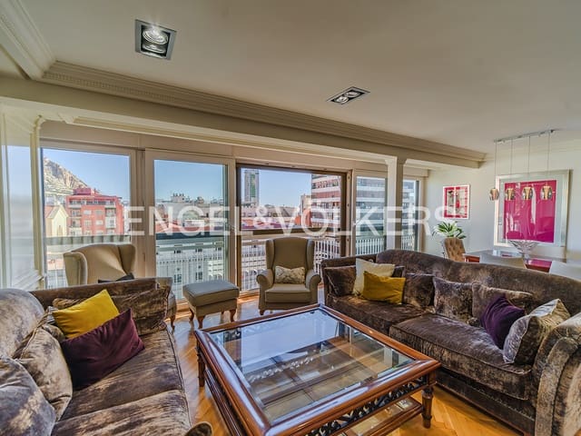 4 makuuhuone Huoneisto myytävänä paikassa Barrio del Centro, Alicante kaupunki - 795 000 € (Ref: 9889495)