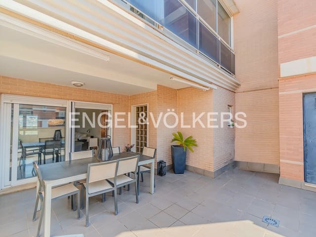 3 soverom Penthouse til salgs i Paus - Poligono San Blas, Alicante by med svømmebasseng garasje - € 590 000 (Ref: 9890746)