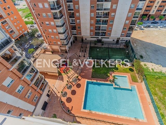 3 soverom Penthouse til salgs i Paus - Poligono San Blas, Alicante by med svømmebasseng garasje - € 590 000 (Ref: 9890746)